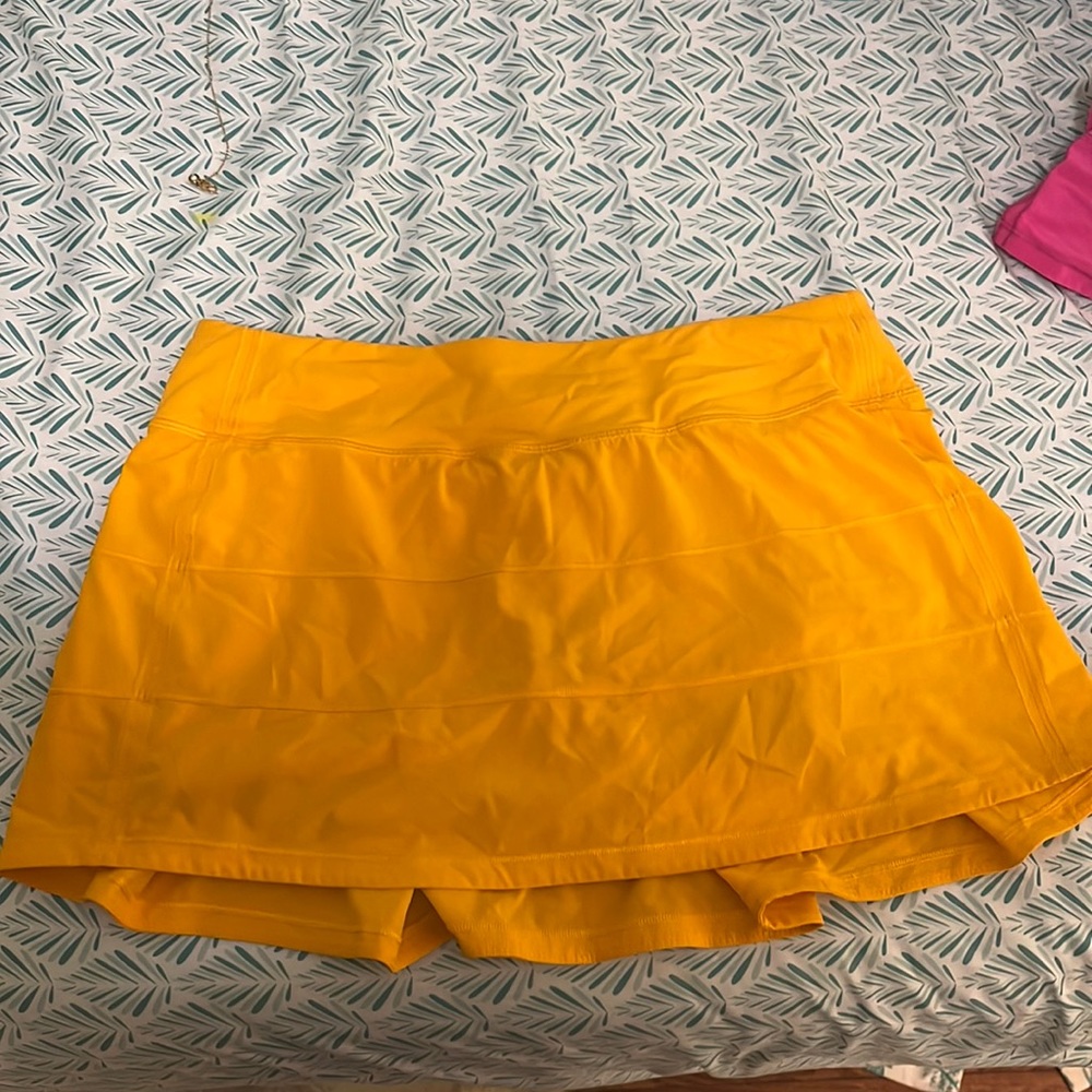 Lululemon pace rival skirt